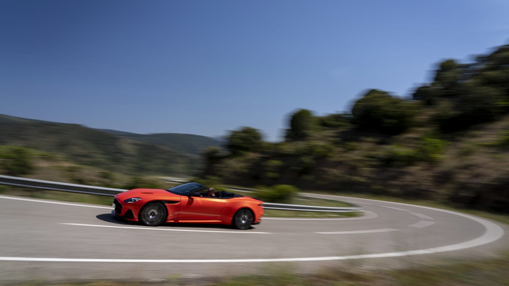 aston_martin_dbs_superleggera_volante_-_cosmos_orange_143-jpg