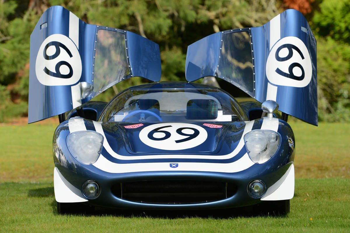 Ecurie-Ecosse-LM69-1