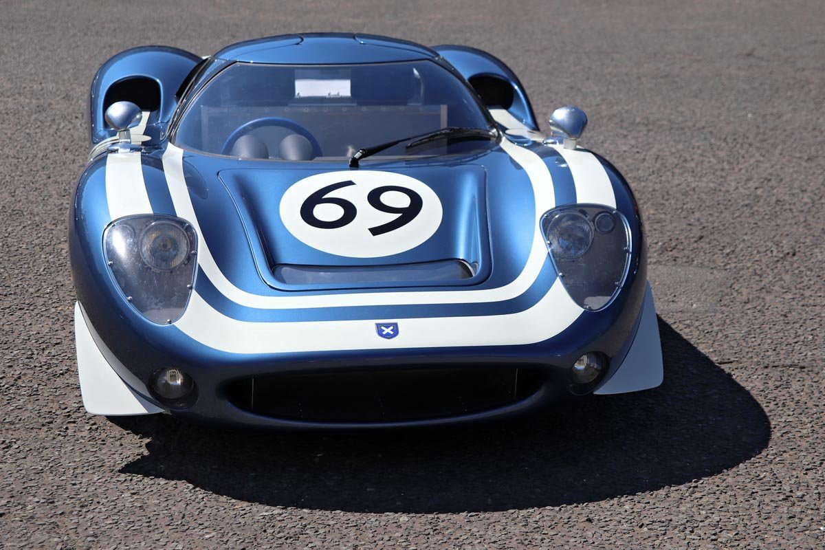 Ecurie-Ecosse-LM69-5