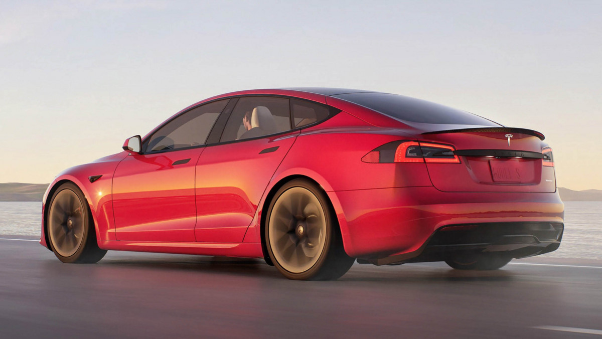 Tesla-Model-S-Plaid-5